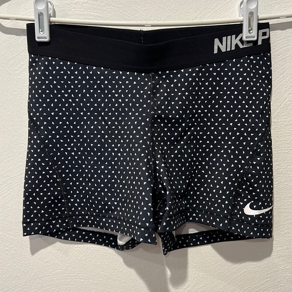 Nike Pro Shorts - Picture 1 of 3